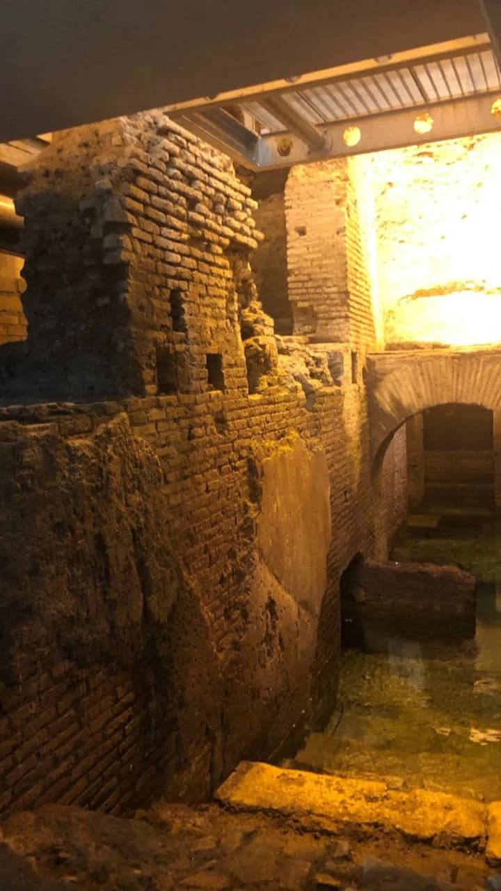 Trevi District Underground: Small Aqueduct Domus - Photo 4