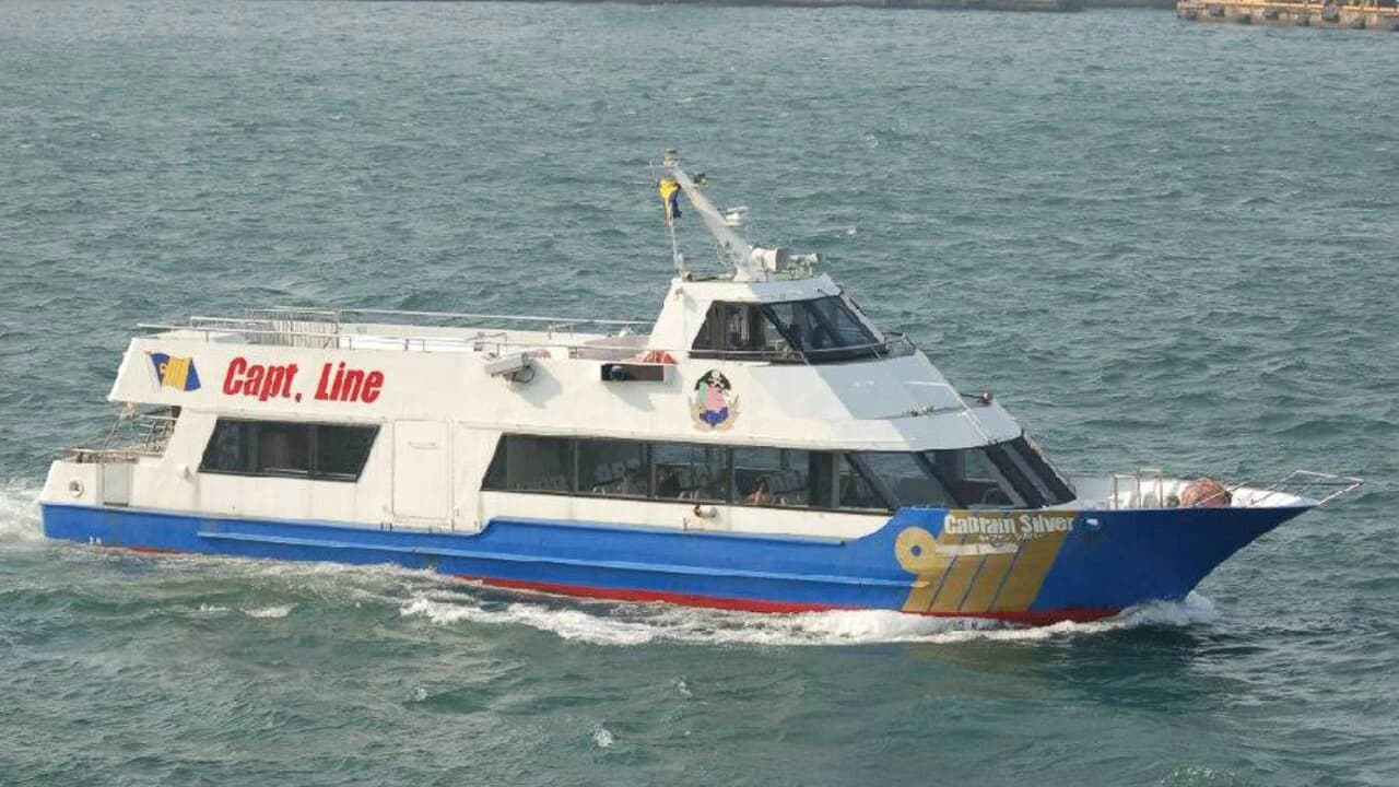 Osaka Captain Line Fast Shuttle Ferry - Photo 1