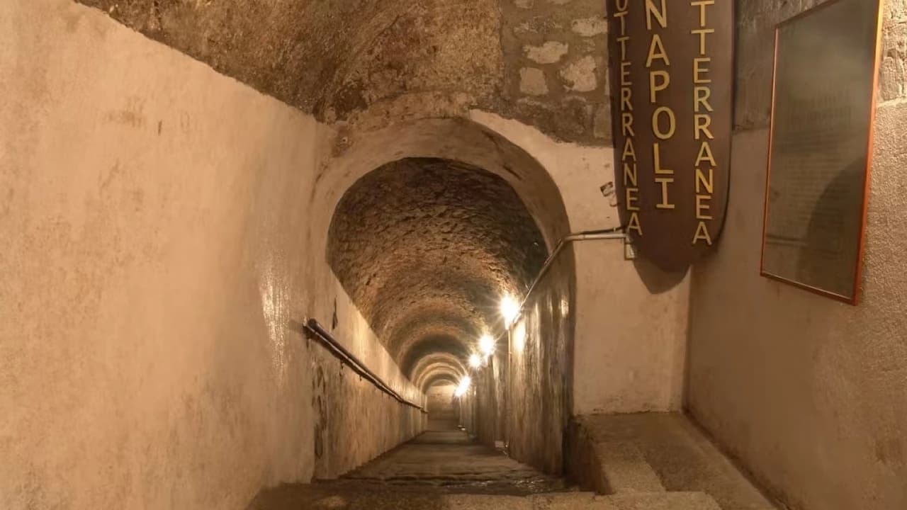 Naples Underground Guided Tour - Photo 2