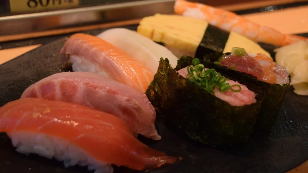 Tokyo Food and Drink Tour at Tsukiji Outer Market - Photo 2