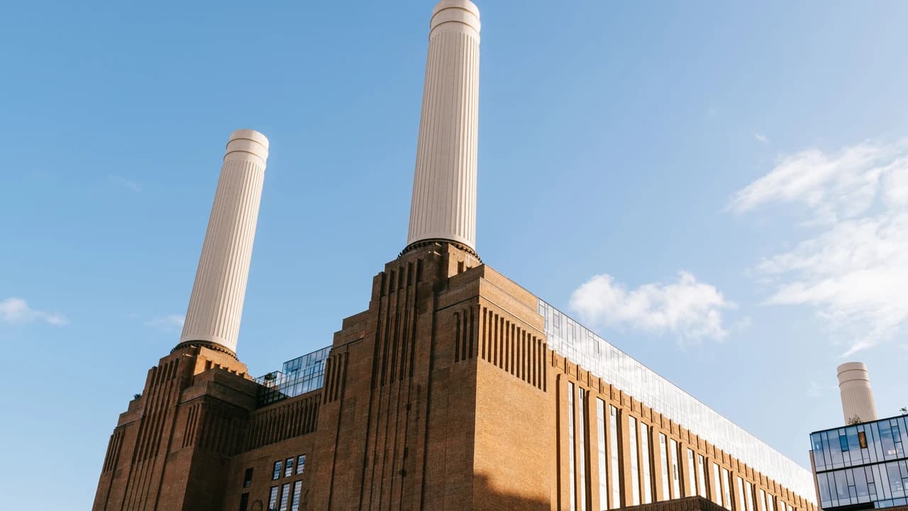 Lift 109 at Battersea Power Station - Photo 1