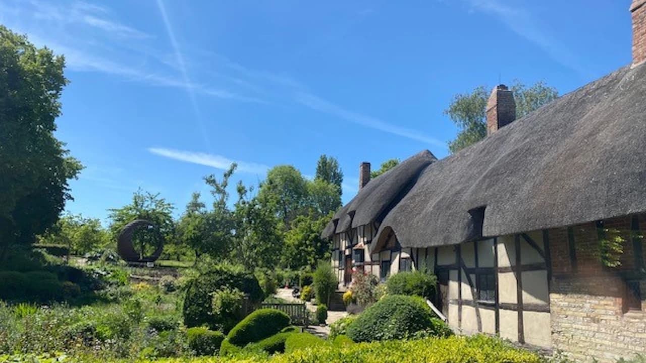 Shakespeare's Stratford and the Cotswolds Tour from London - Photo 1