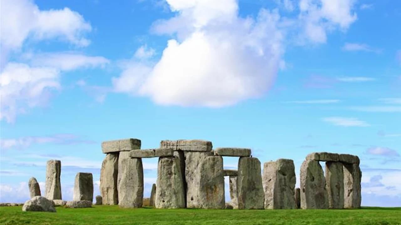 Windsor Castle and Stonehenge Tour from London - Photo 2