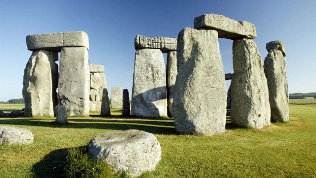 Windsor Castle and Stonehenge Tour from London - Photo 4