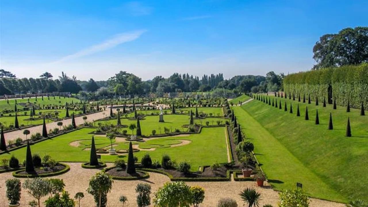 Hampton Court Palace, Windsor Castle, and London Sightseeing Tour - Photo 5