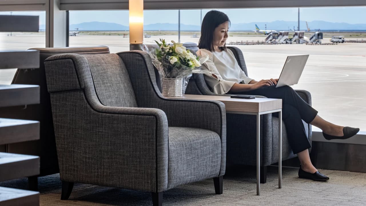 Plaza Premium Lounge - Nagoya Chubu Centrair International Airport Terminal 1 - Photo 1