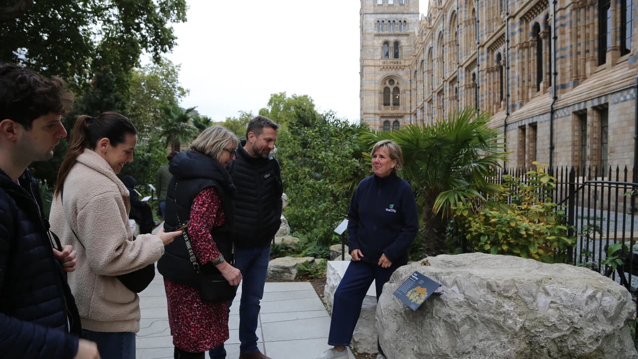 Natural History Museum Tour with English-Speaking Guide - image 6