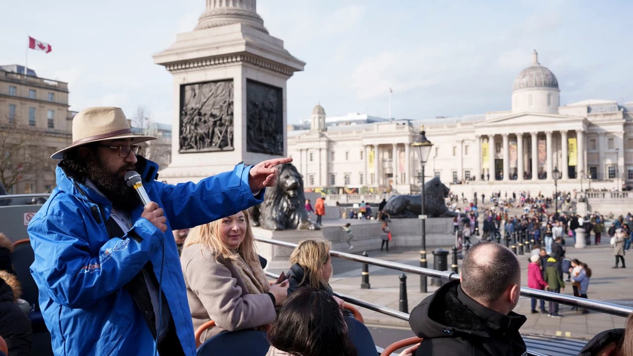 COMBO: SEA LIFE London Aquarium Ticket + London Hop-on Hop-off Bus Tour - image 6