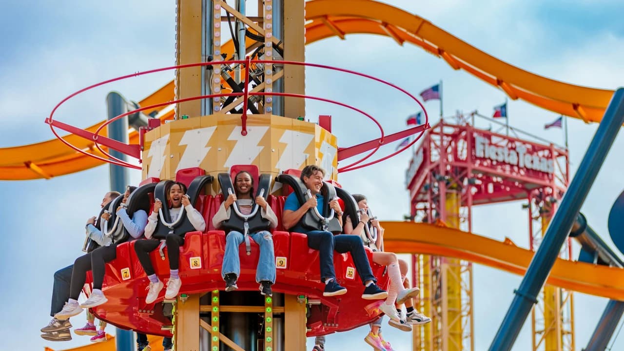 Six Flags Fiesta Texas Ticket - Photo 5