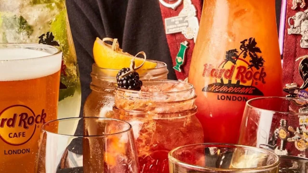 Hard Rock Cafe Las Vegas Dining Experience - image 8