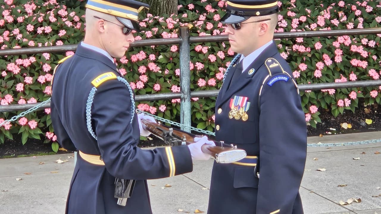 Arlington Cemetery Guided Tour with Changing of the Guard - Photo 1