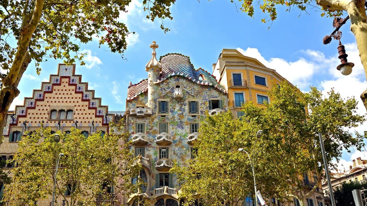 Barcelona Highlights: Sagrada Familia and Gaudi Houses Guided Tour - Photo 4
