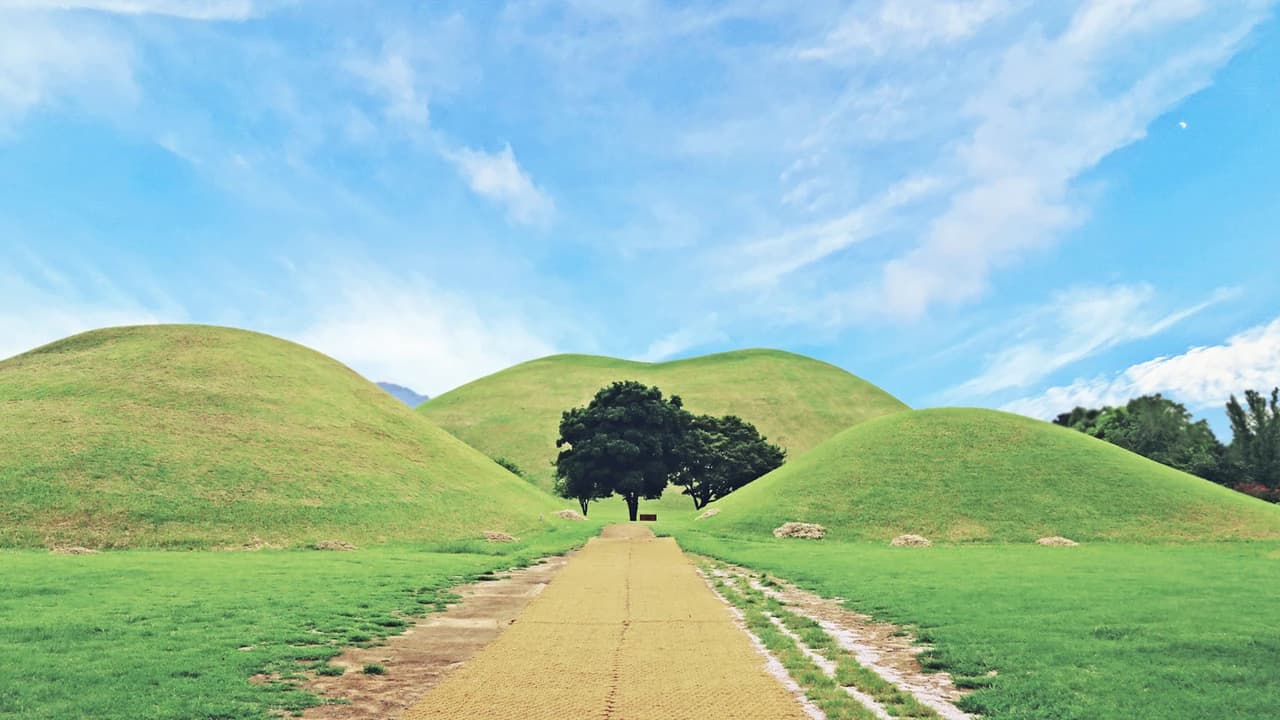 Gyeongju UNESCO World Heritage Site Full-Day Tour with Sky Capsule Experience from Busan - Photo 5