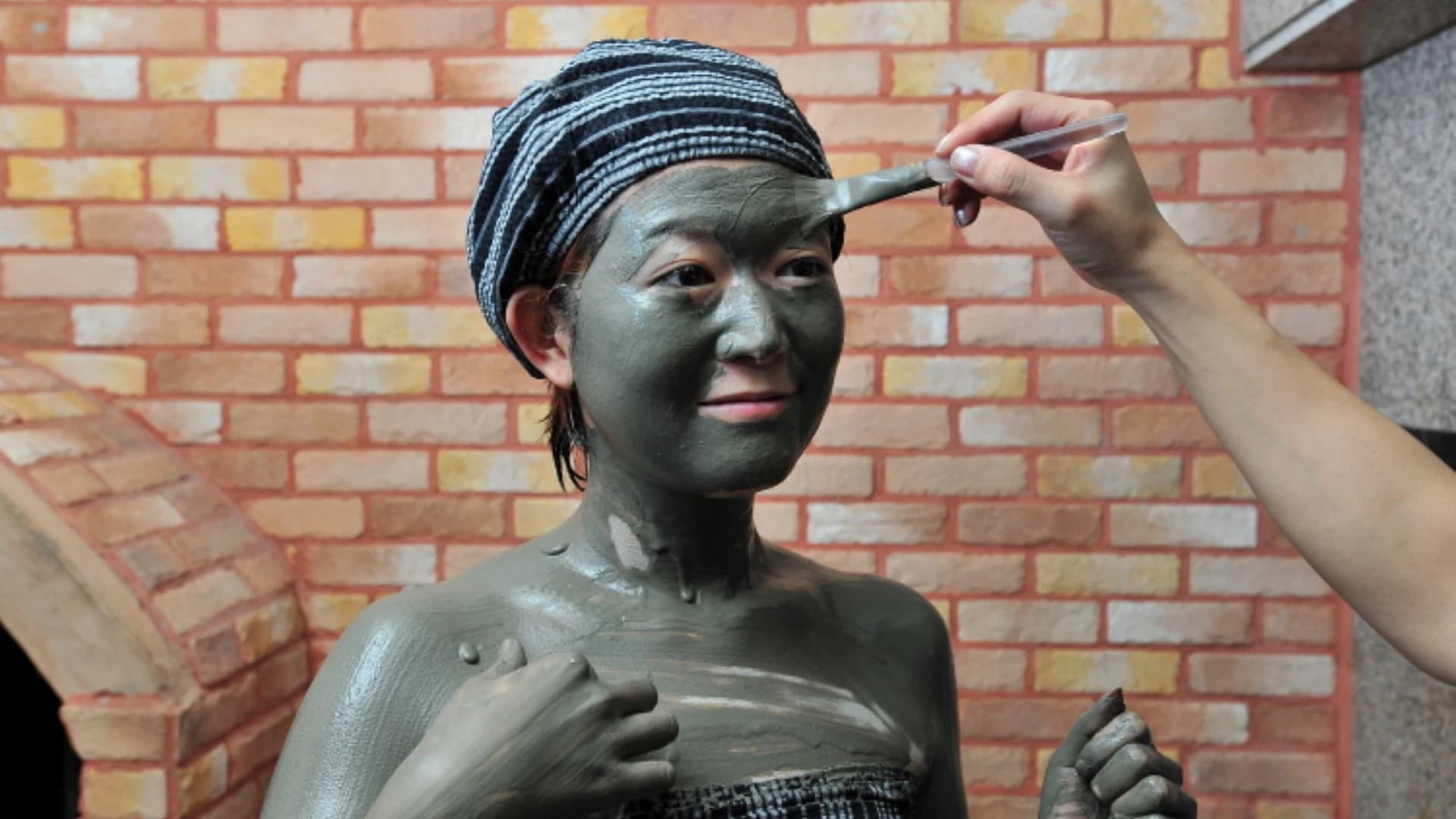 Myeongdong Hana Mud Massage Sauna Experience - image 7