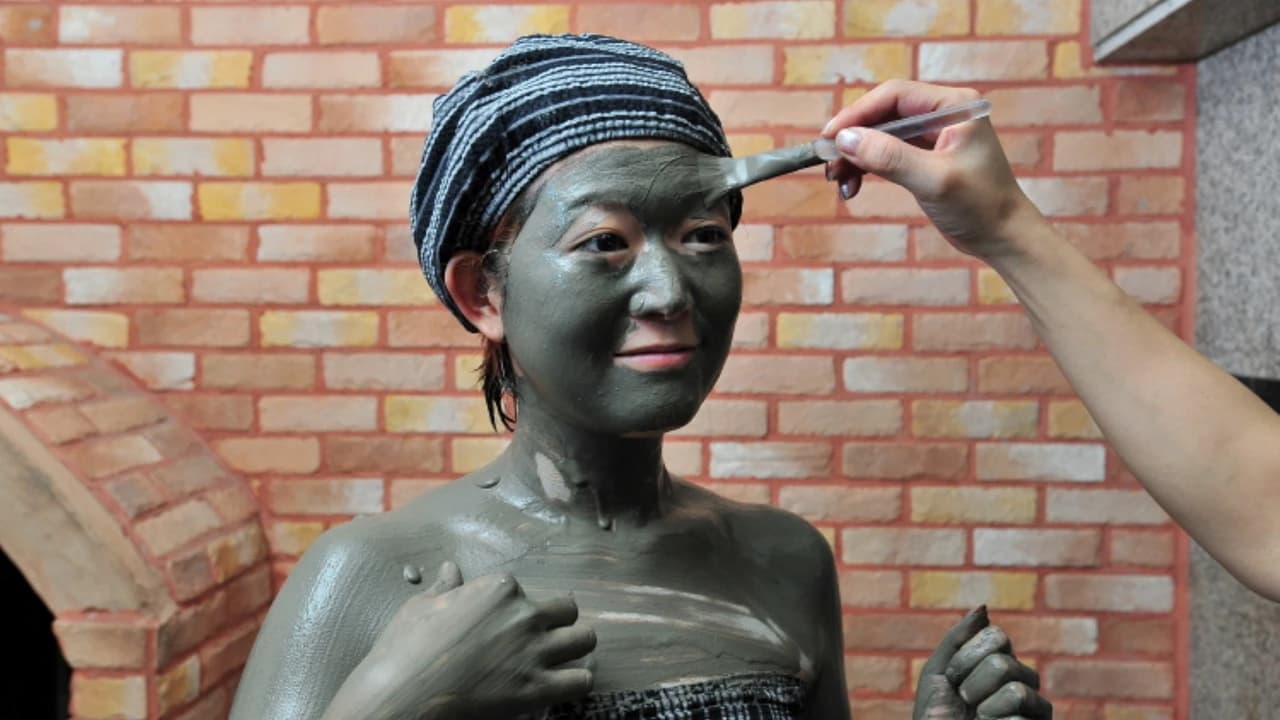 Myeongdong Hana Mud Massage Sauna Experience - Photo 2