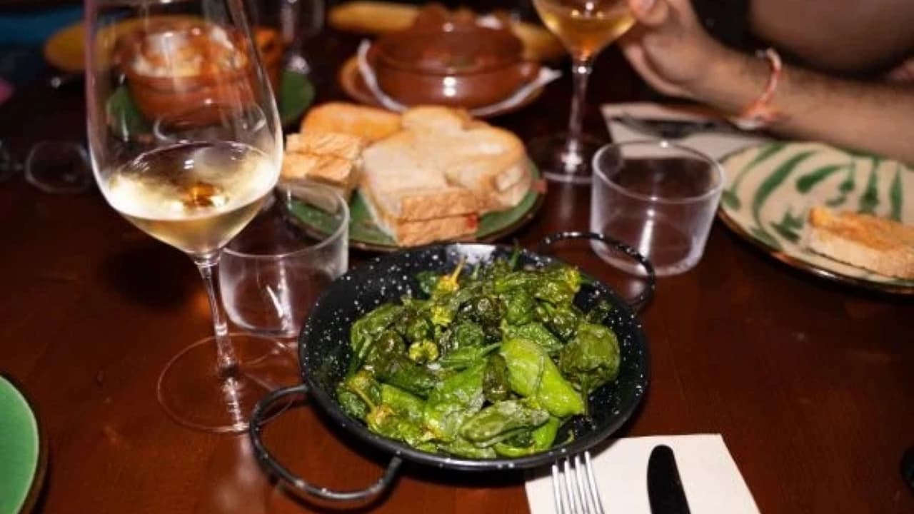 Barcelona Old Town Tapas Night Walking Tour - Photo 4