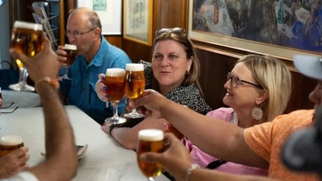 Barcelona Old Town Tapas Night Walking Tour - image 8