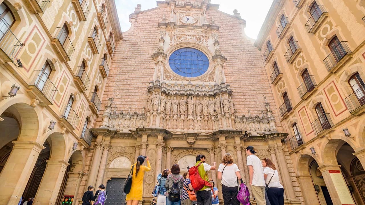 Montserrat, Girona, and Costa Brava Tour from Barcelona - image 8