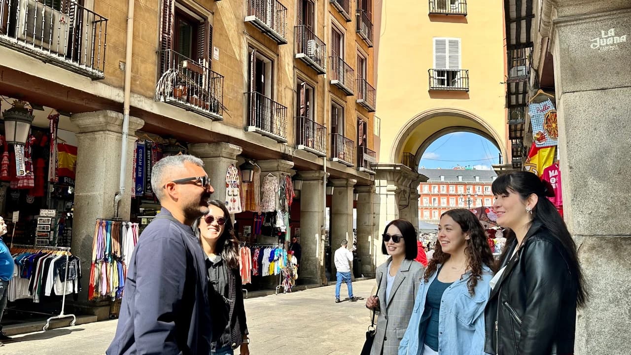 Madrid Old Town Walking Tour in English, Mandarin, Korean with Flamenco Show - Photo 4