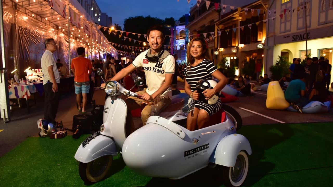 Singapore Sidecars Night Tour - Photo 1