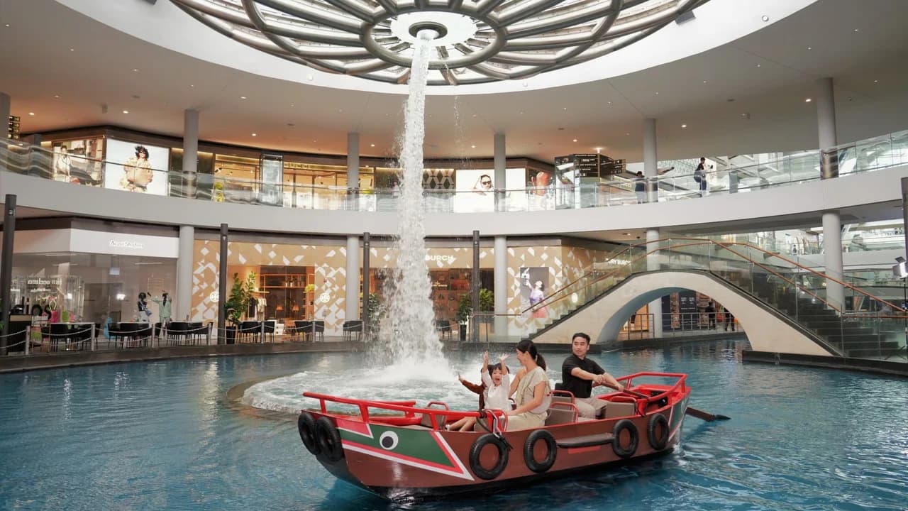 Sampan Ride Ticket at Marina Bay Sands - Photo 3