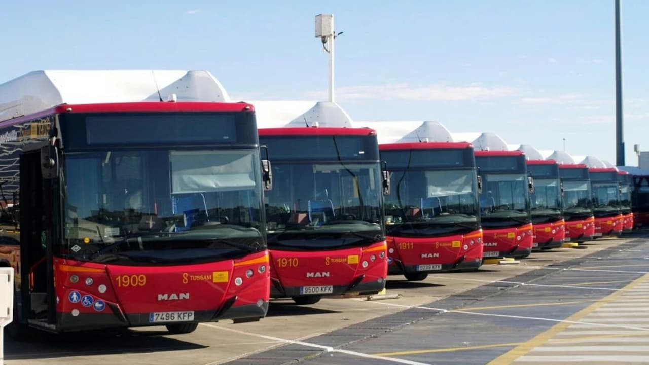 Seville: Airport Transfer Ticket to City Center - Photo 2