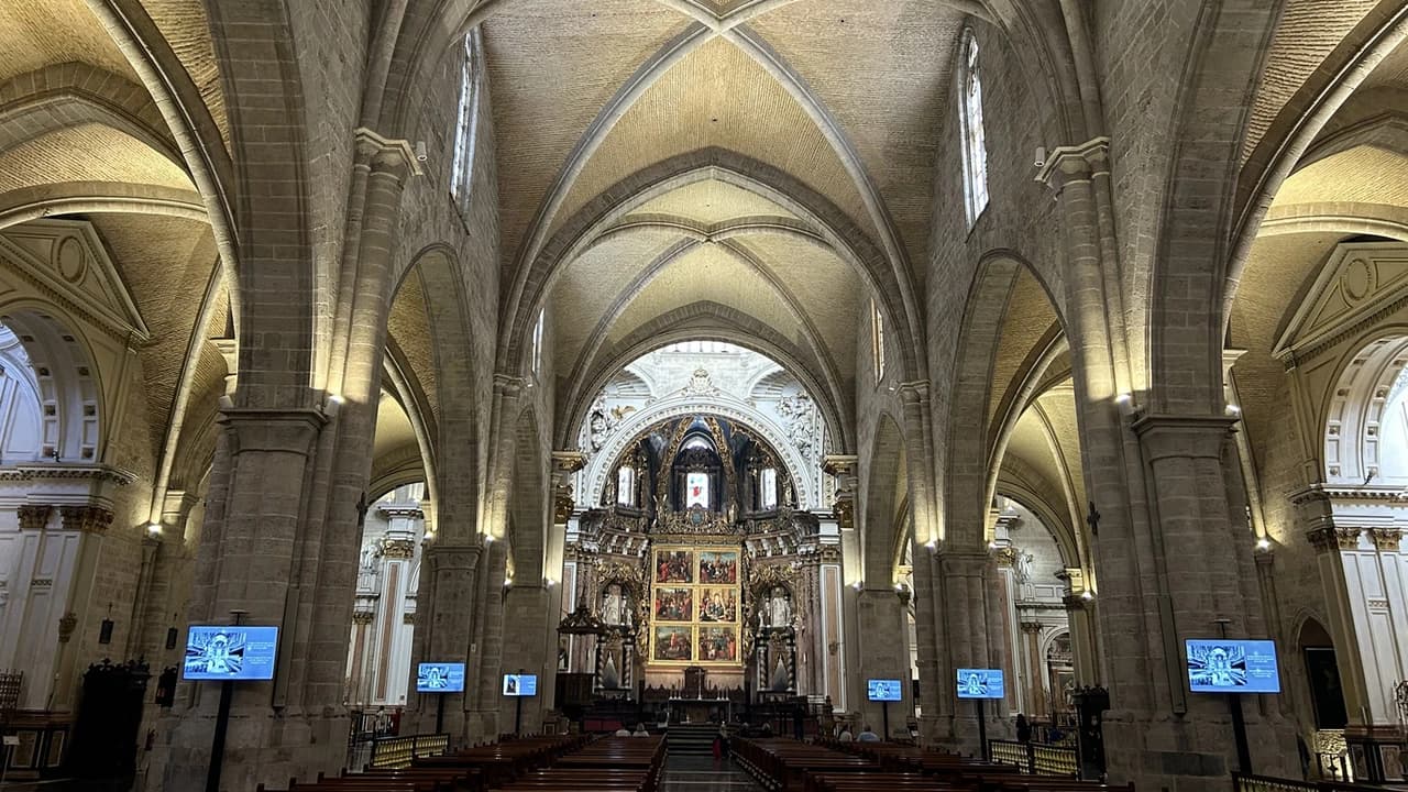 Valencia Cathedral & Holy Grail Tour with English-Speaking Guide & Fast Track Entry - Photo 4