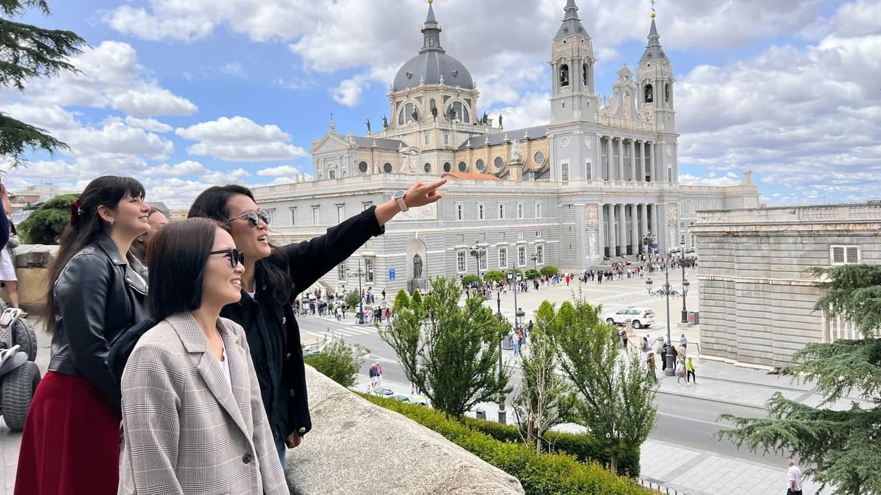 Madrid: 1.5-Hour Evening Walking Tour - Photo 1