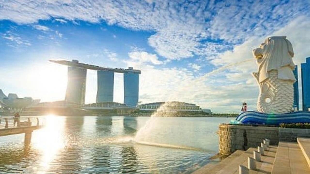 Marina Bay Night Walking Tour - image 7