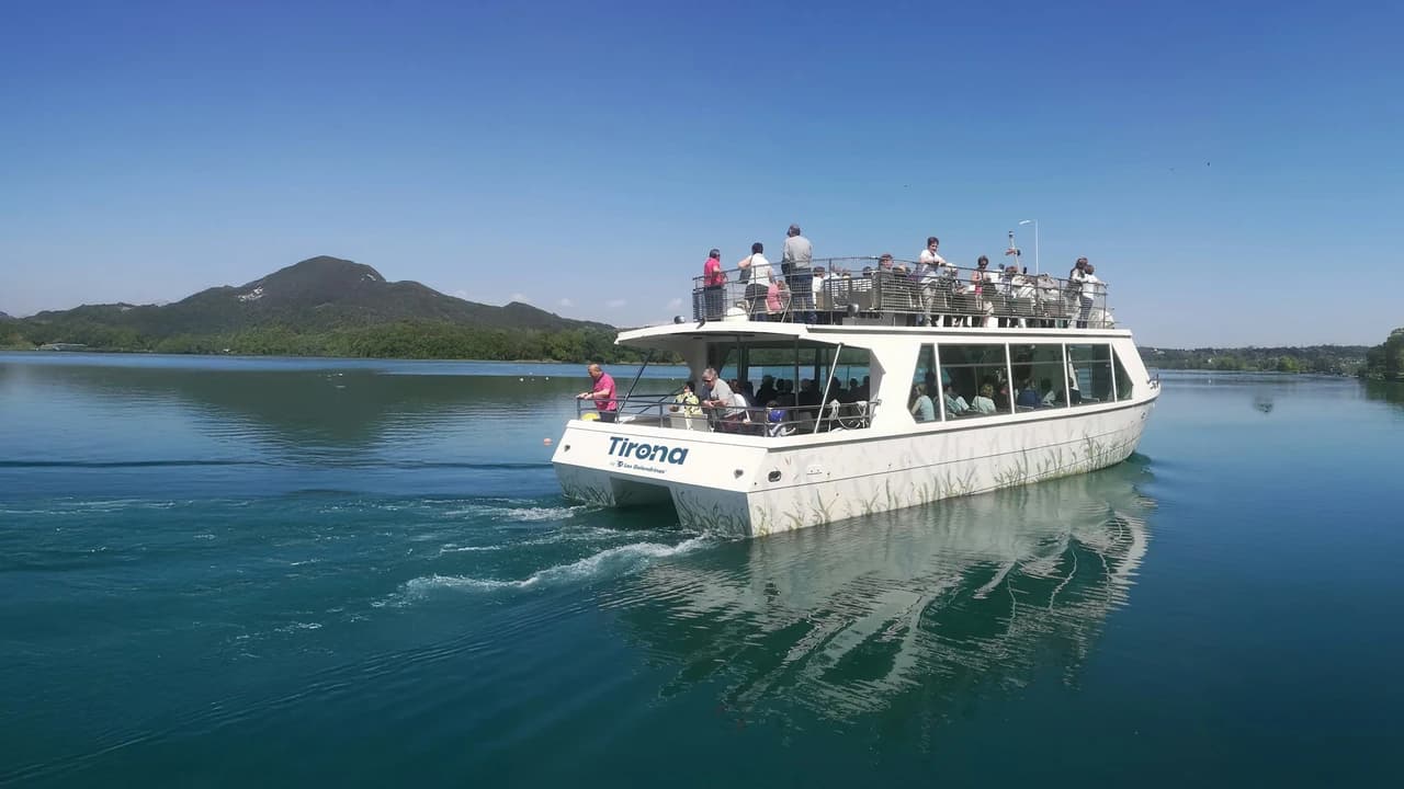 Girona: Lake of Banyoles Boat Tour - Photo 3