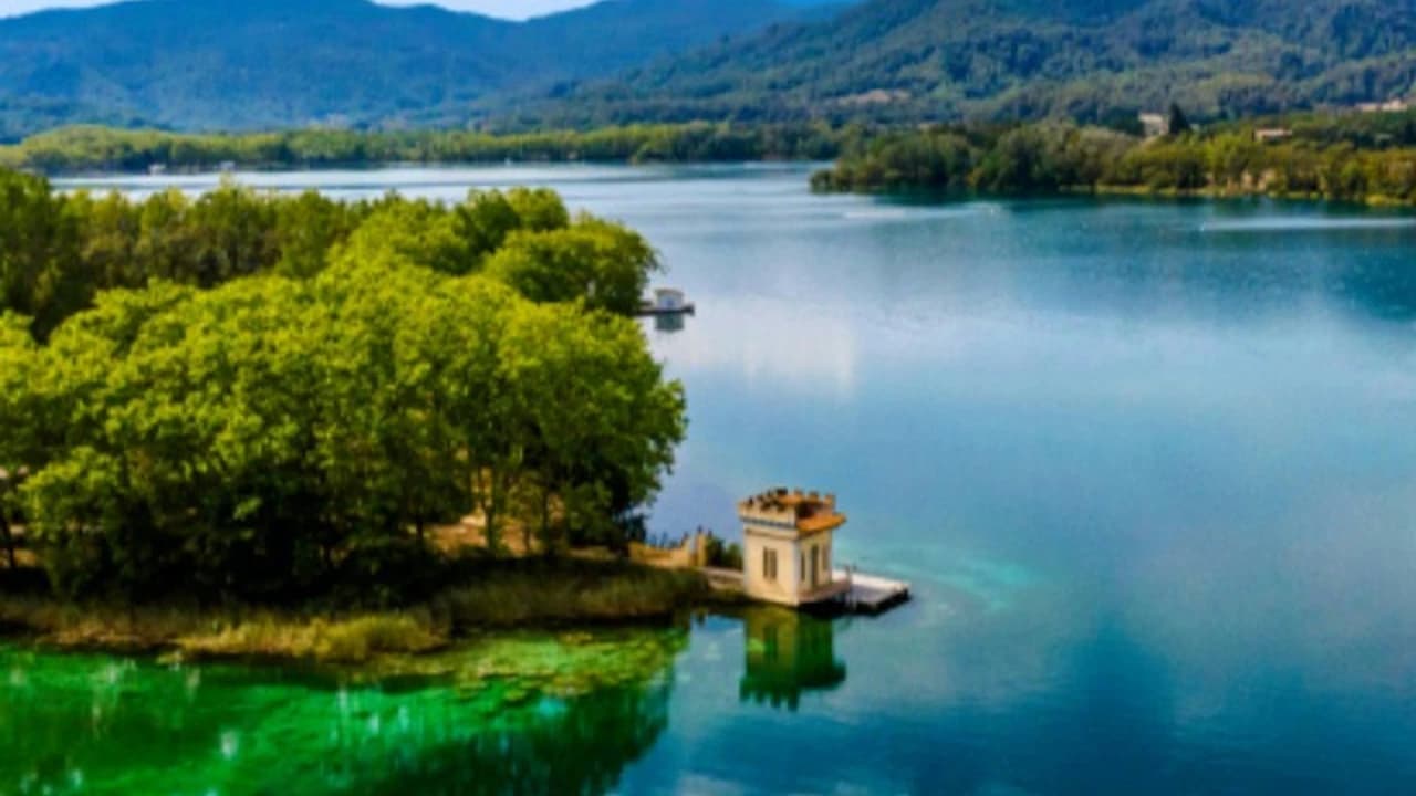 Girona: Lake of Banyoles Boat Tour - Photo 4