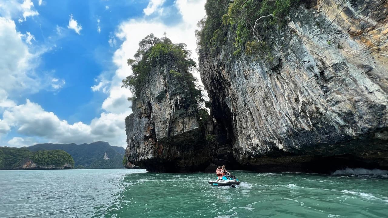 Langkawi Dayang Bunting Island Tour by Jet Ski with Mega Water Sports - image 8