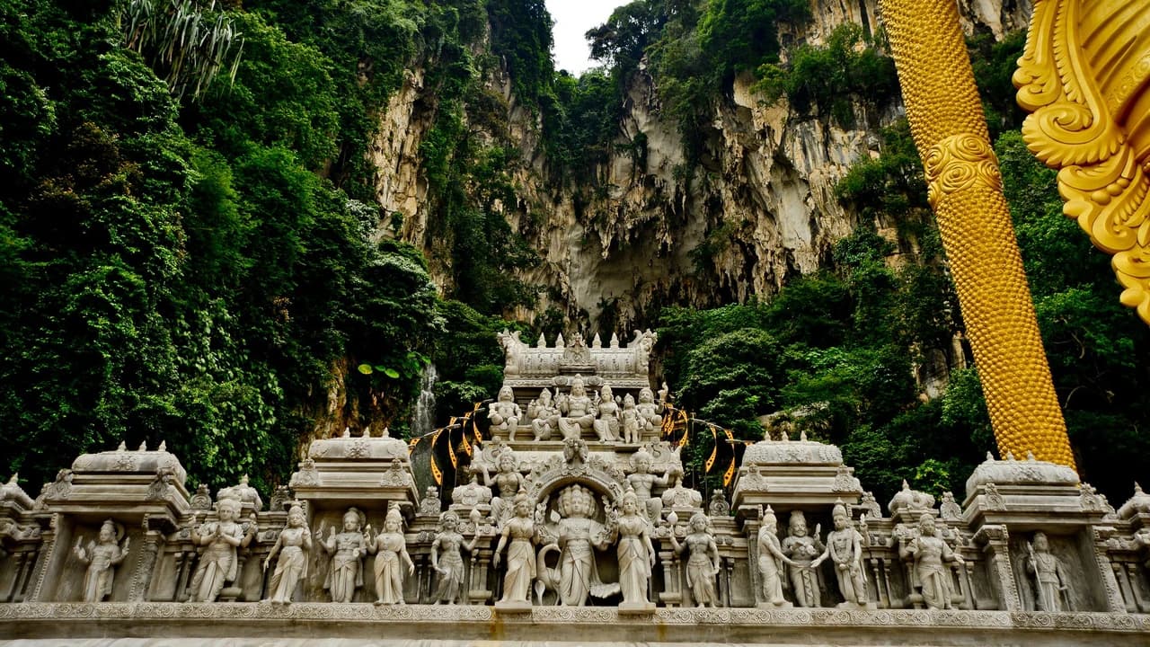 Genting Highlands and Batu Caves Full-Day Tour from Kuala Lumpur - image 8