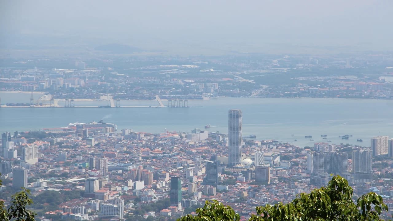 Penang Hill and Kek Lok Si Temple Tour - Photo 2