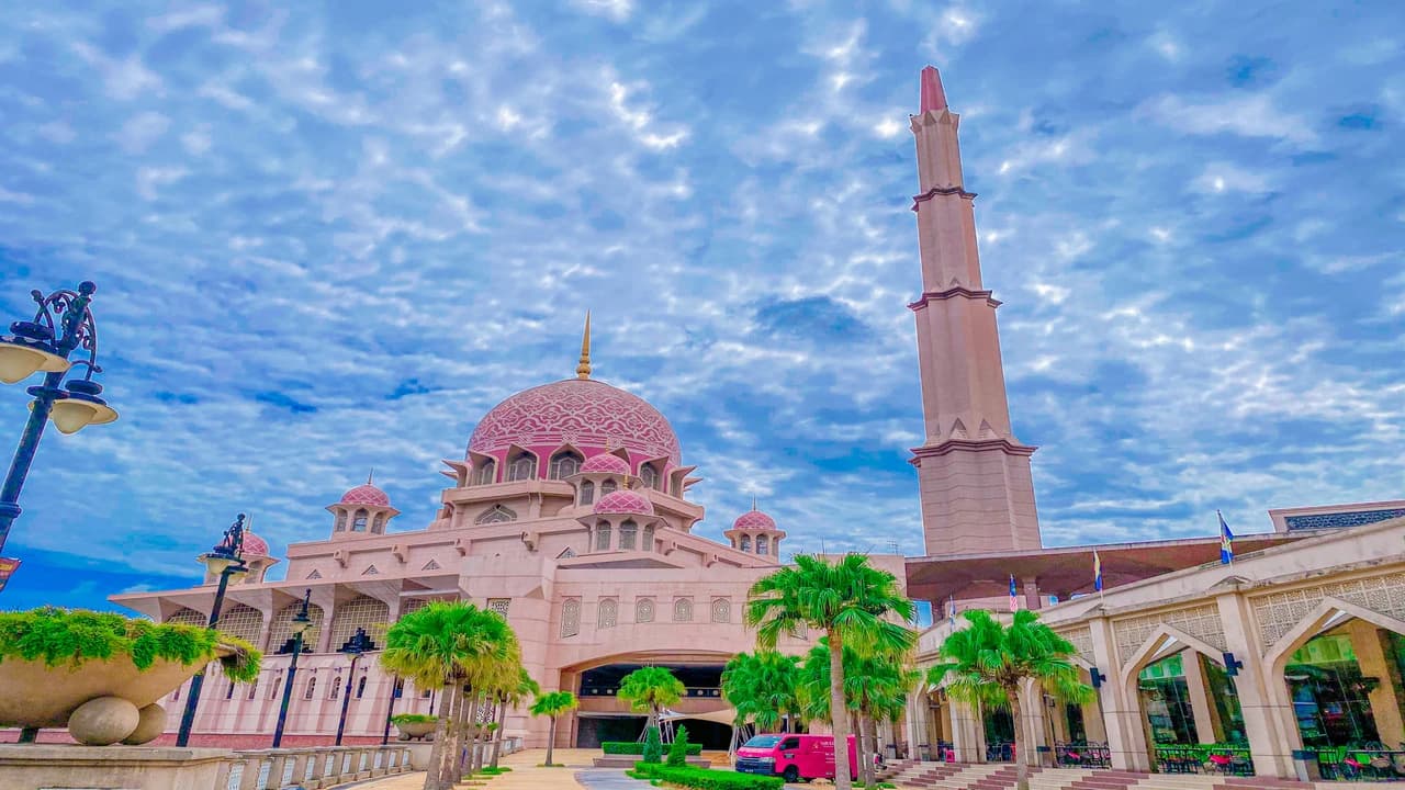 Putrajaya River Cruise and City Tour from Kuala Lumpur - Photo 2