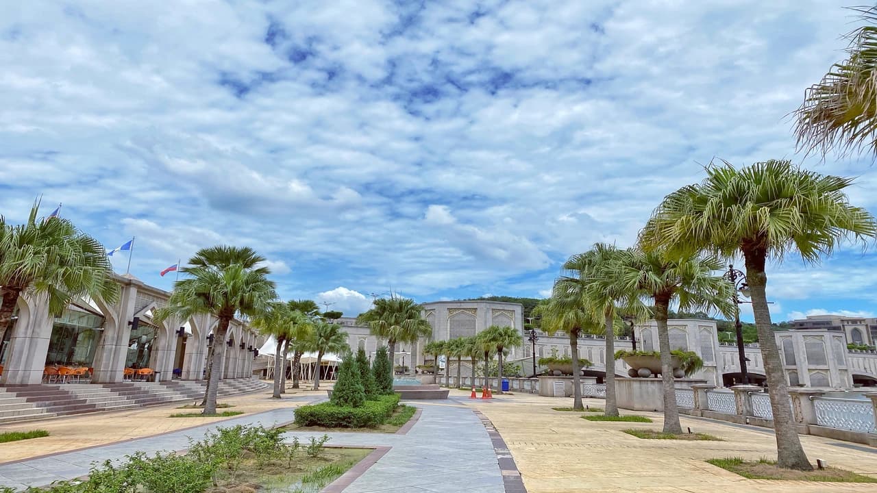 Putrajaya River Cruise and City Tour from Kuala Lumpur - Photo 4