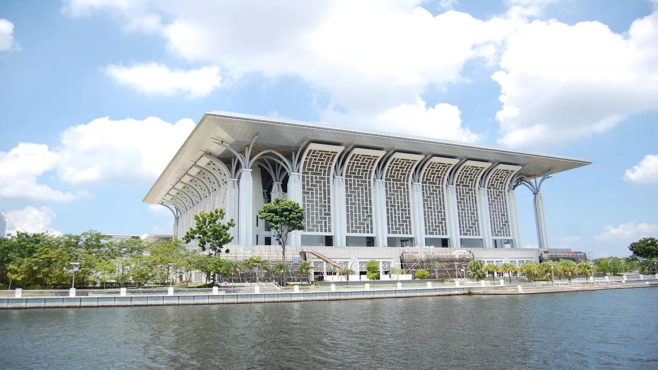 Putrajaya River Cruise and City Tour from Kuala Lumpur - image 8