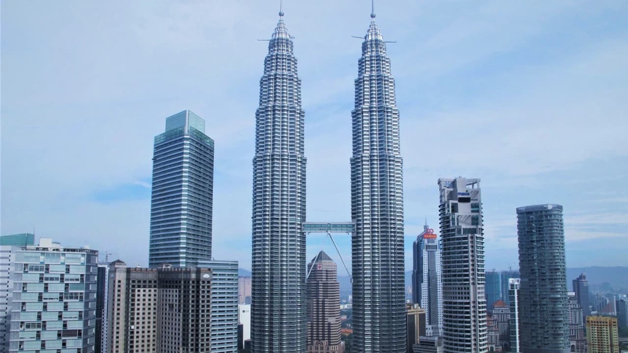 Batu Caves & Petronas Towers Full-Day Guided Tour - Photo 1