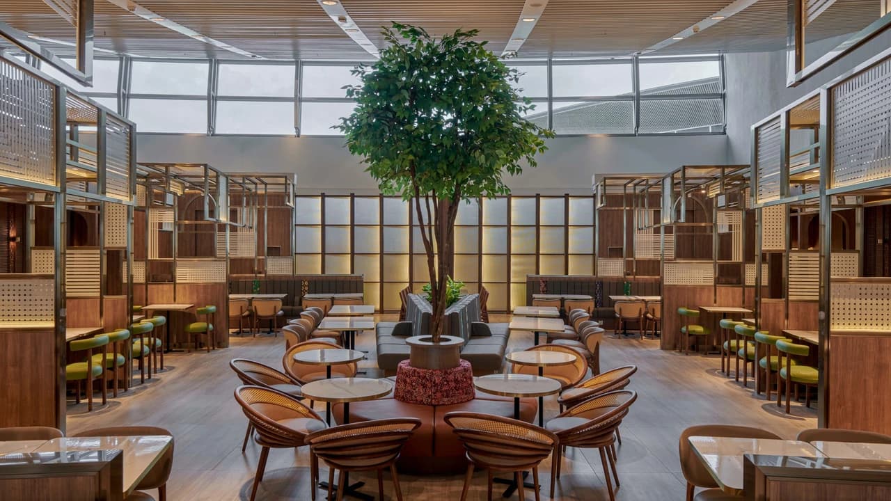 Kuala Lumpur International Airport Lounge Service by Plaza Premium Lounge - Photo 2