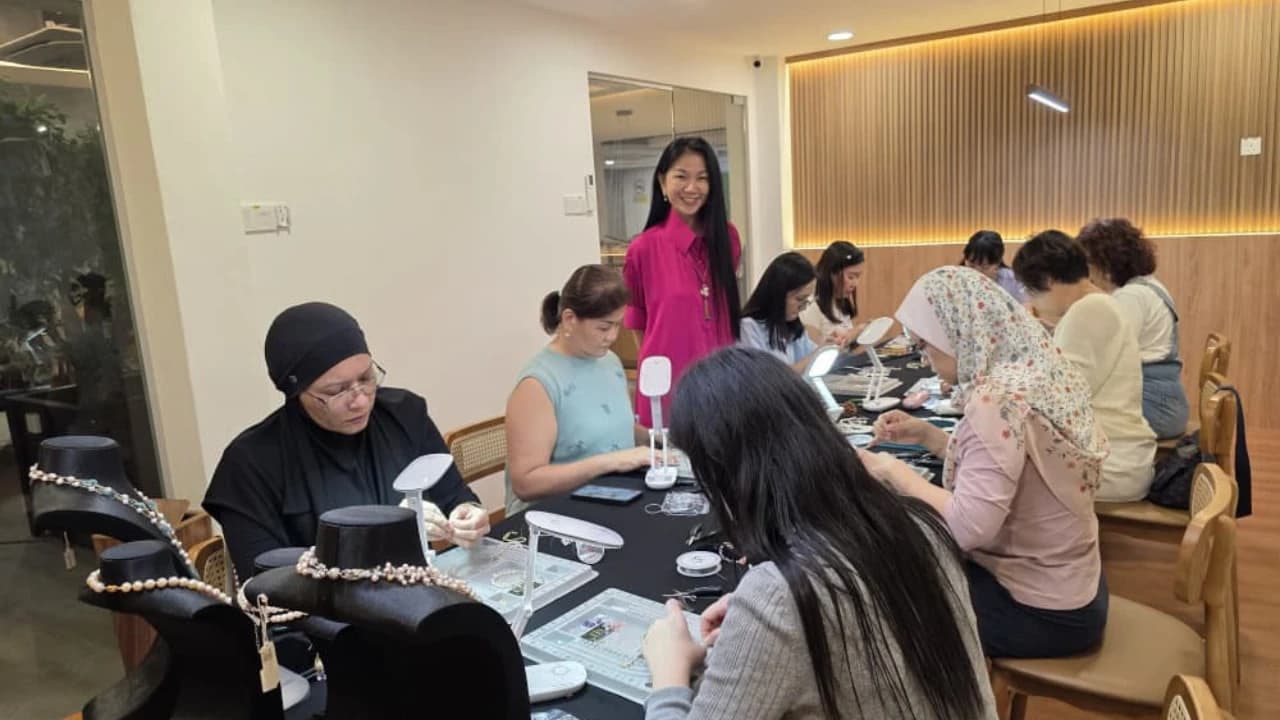 Crystal Jewelry Making Workshop in Kuala Lumpur - Photo 3