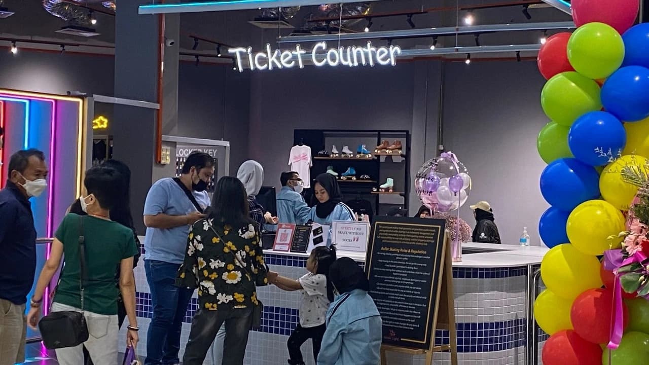 Roller Light Admission in Wangsa Walk Mall at Kuala Lumpur - Photo 3