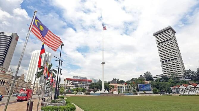 LUXURY VIP bus: Kuala Lumpur (KL) guided day tour from Singapore - Photo 5