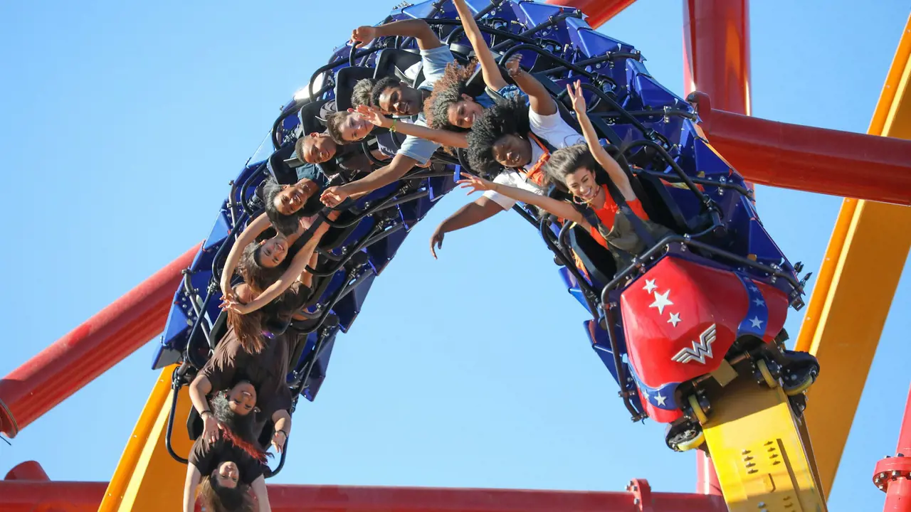 Six Flags Magic Mountain Ticket - Photo 1