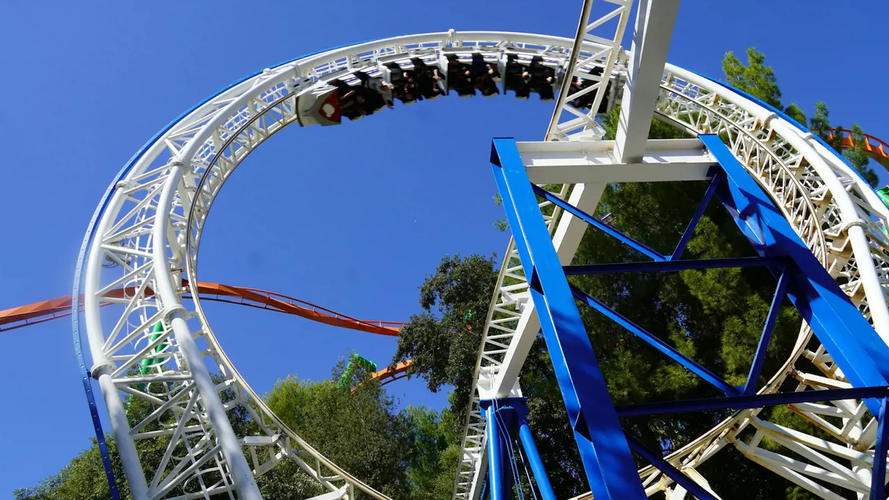 Six Flags Magic Mountain Ticket - Photo 2