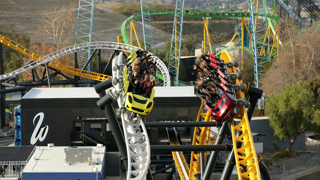 Six Flags Magic Mountain Ticket - Photo 3