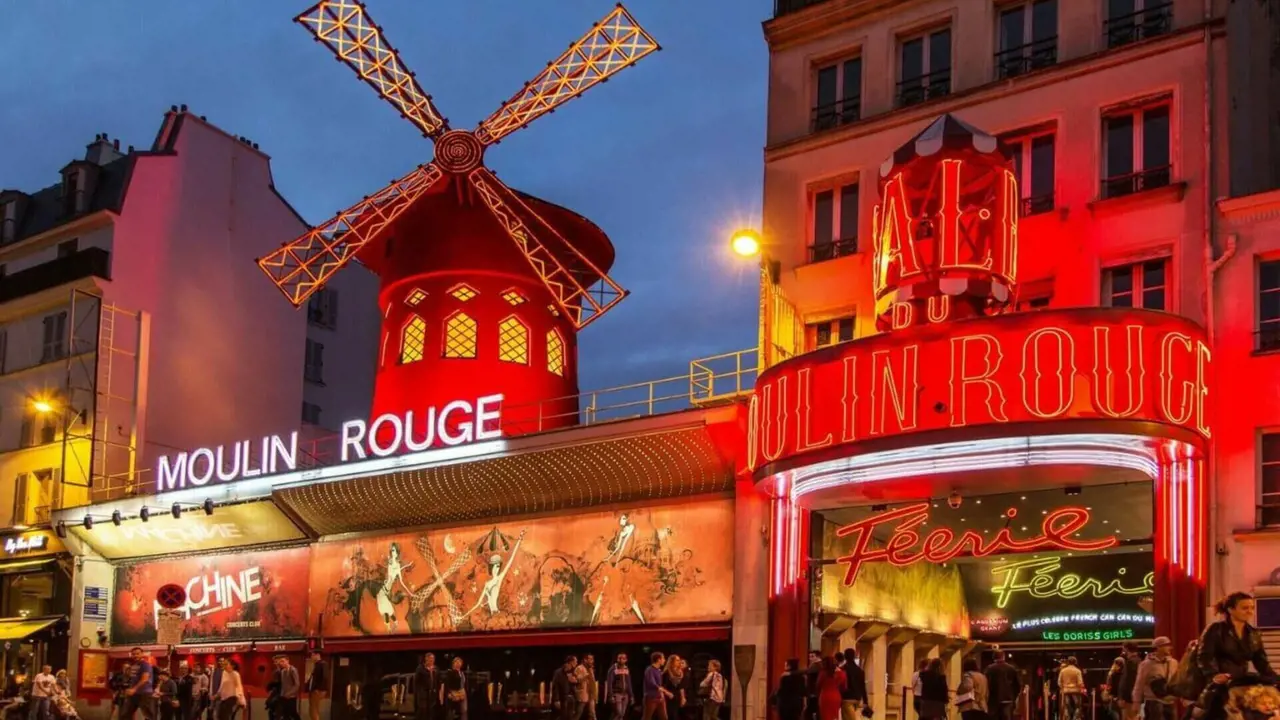 Paris Self-Guided Audio Tour: Eiffel Tower, Notre Dame Cathedral, Louvre Museum - Photo 4