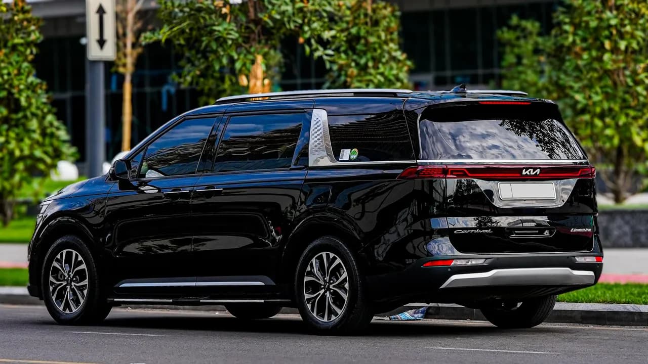 Private 6-Seater Car with Driver