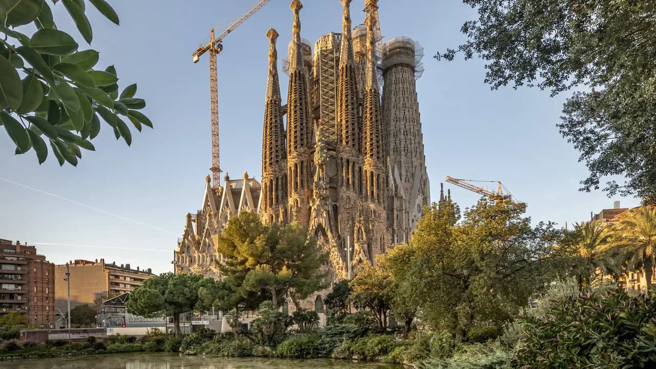 Sagrada Familia Ticket with Optional Tower Access - Photo 10