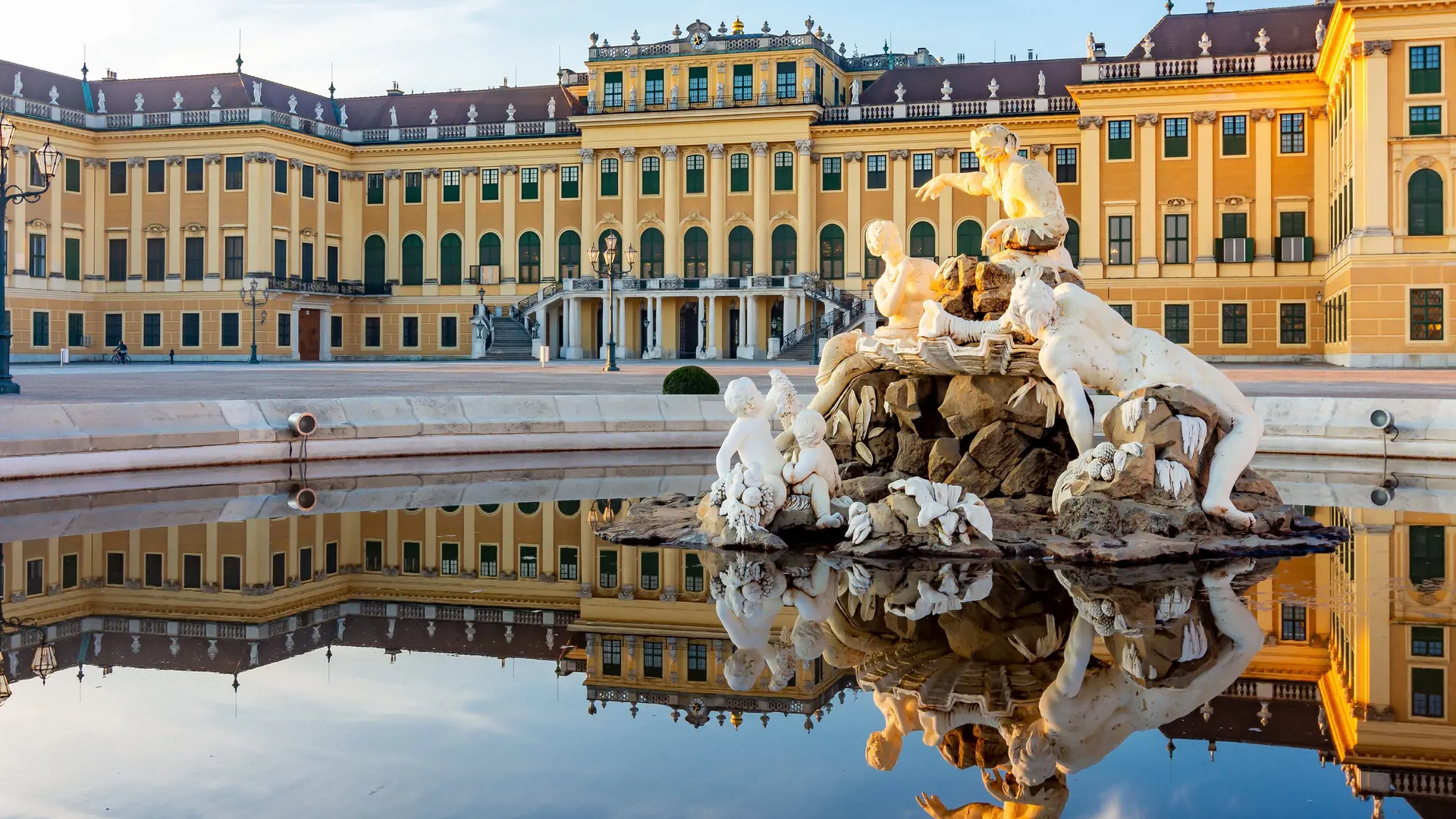 Schonbrunn Palace and Gardens - Photo 12