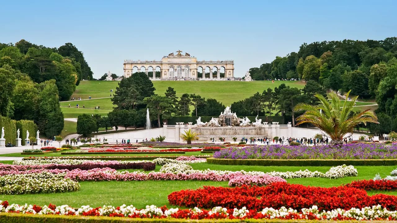 Schonbrunn Palace and Gardens - Photo 4